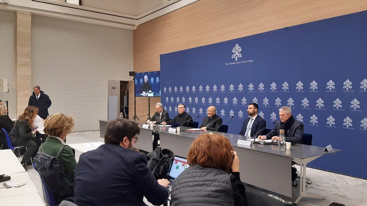 La-presentazione-della-Gmb-nella-Sala-Stampa-vaticana.jpeg