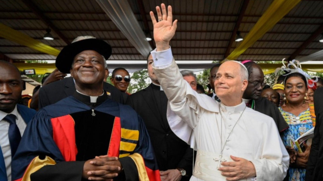 Il Santo Padre in visita all'Università Cattolica dell’Africa Centrale