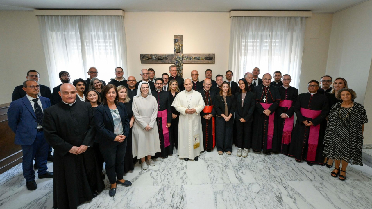 Papa Leone XIV in visita al Dicastero per la Cultura e l'Educazione